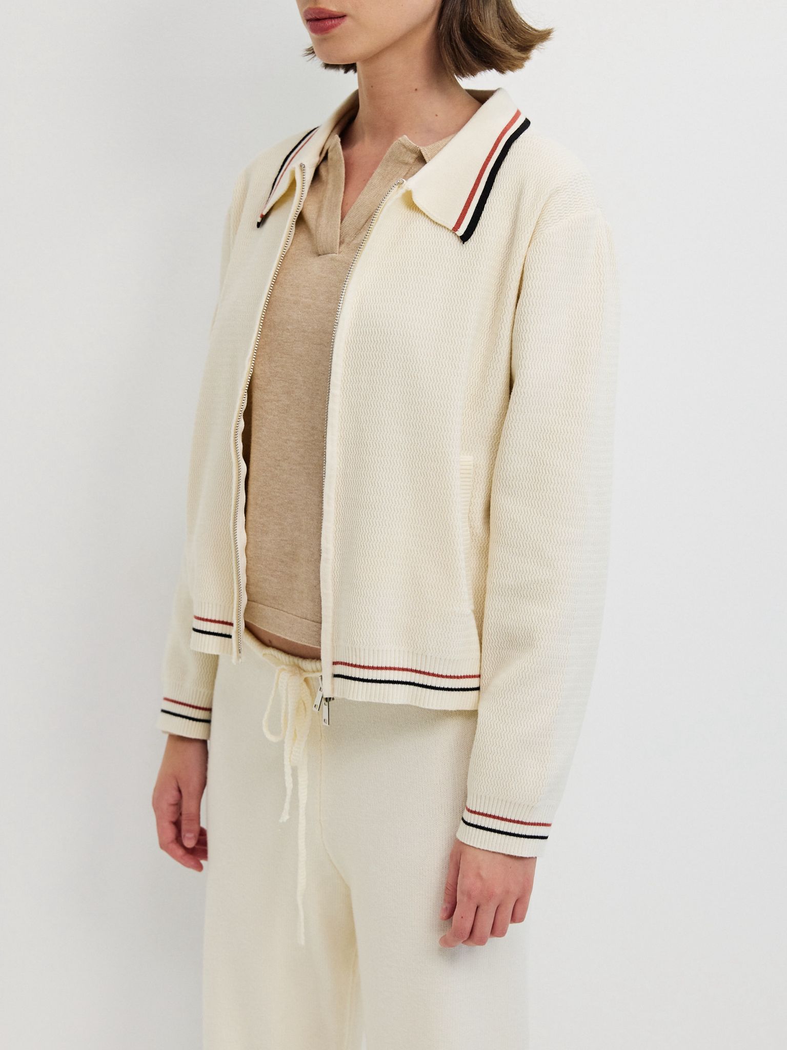 ג׳קט סריג קונור