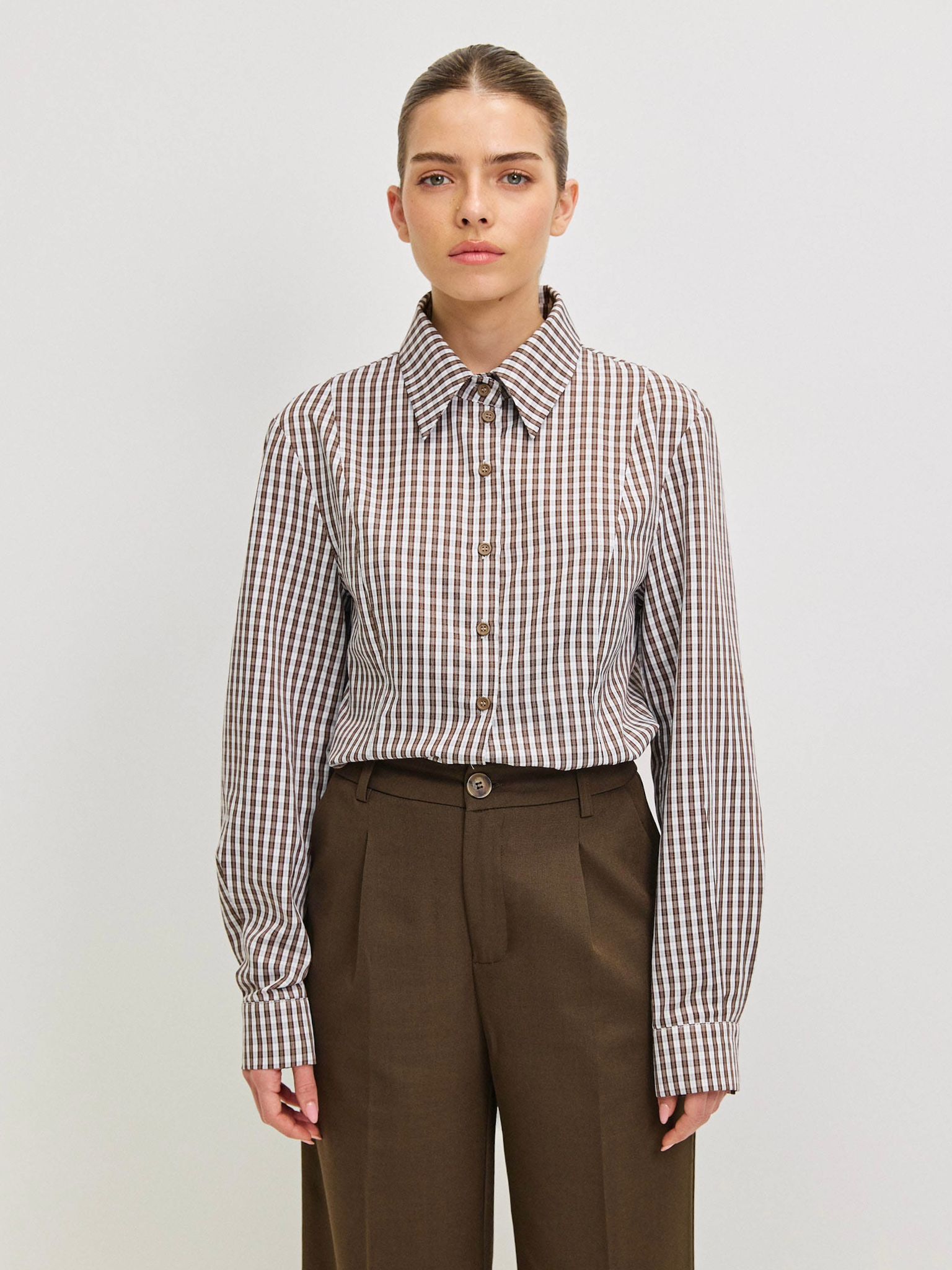 מכופתרת דריה משבצות