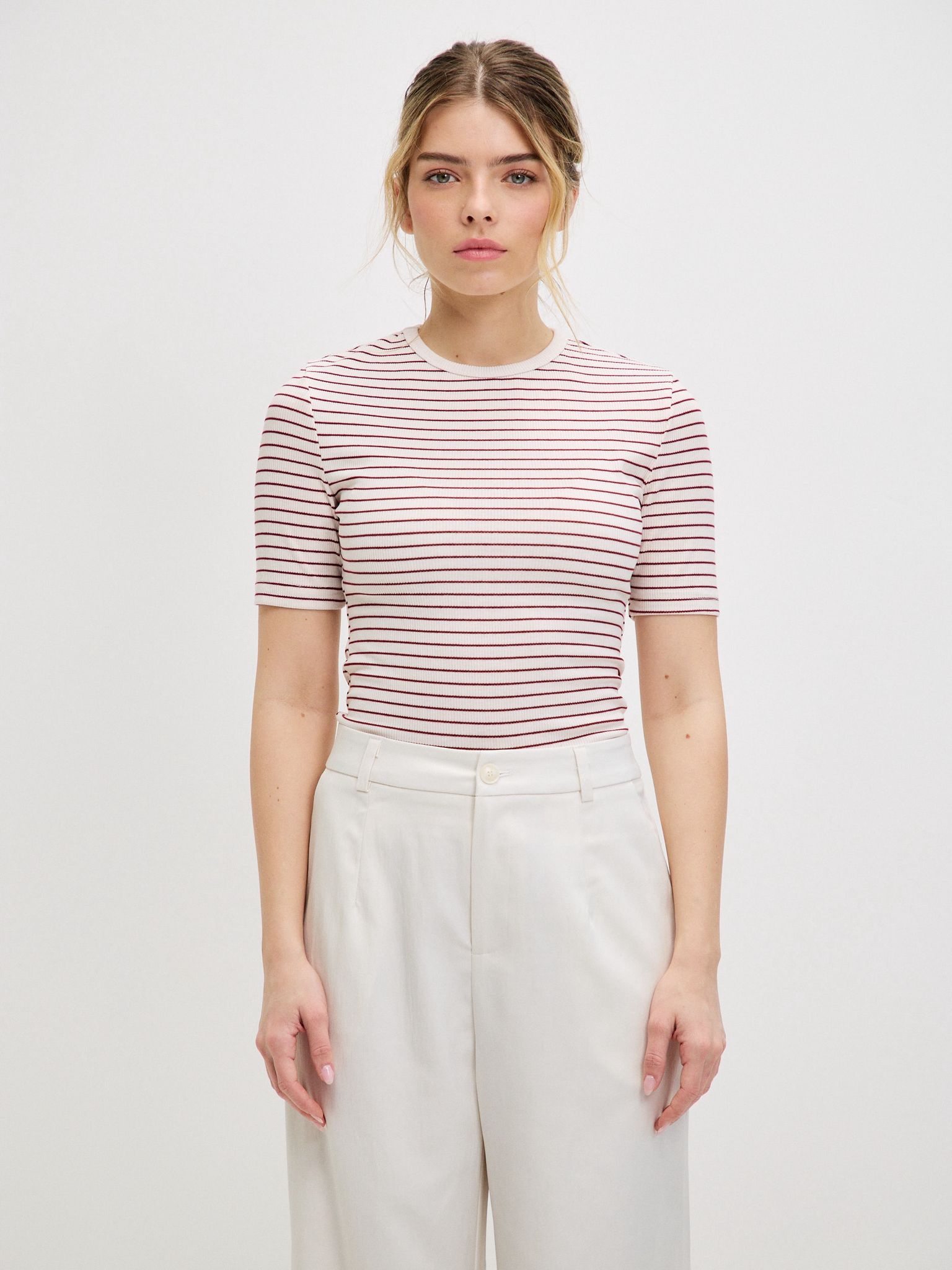 טופ אפריל פסים