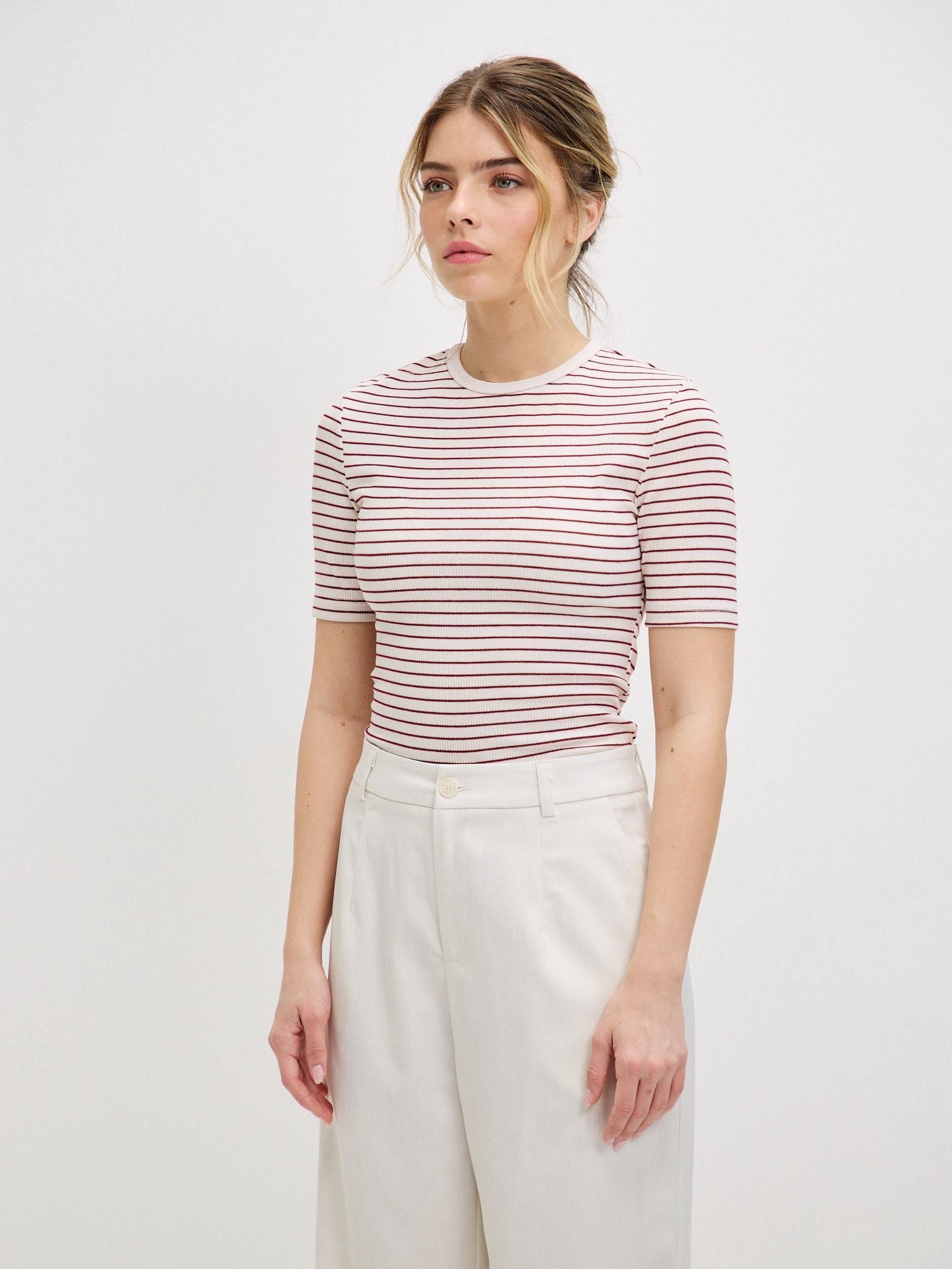 טופ אפריל פסים