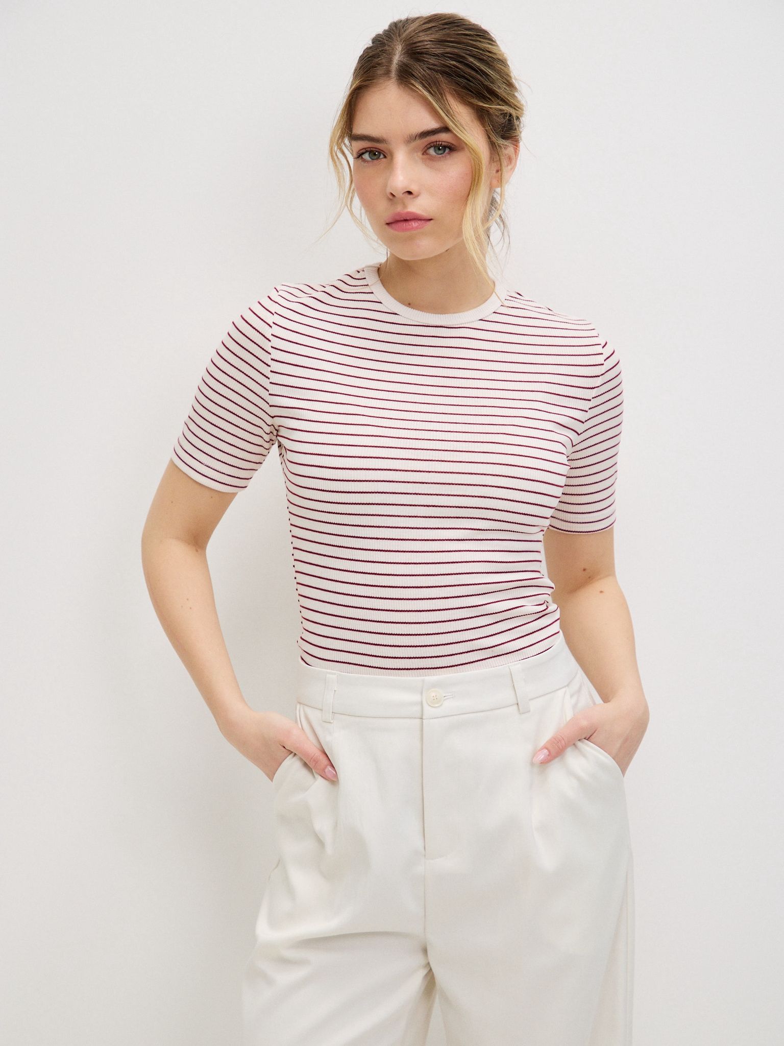 טופ אפריל פסים