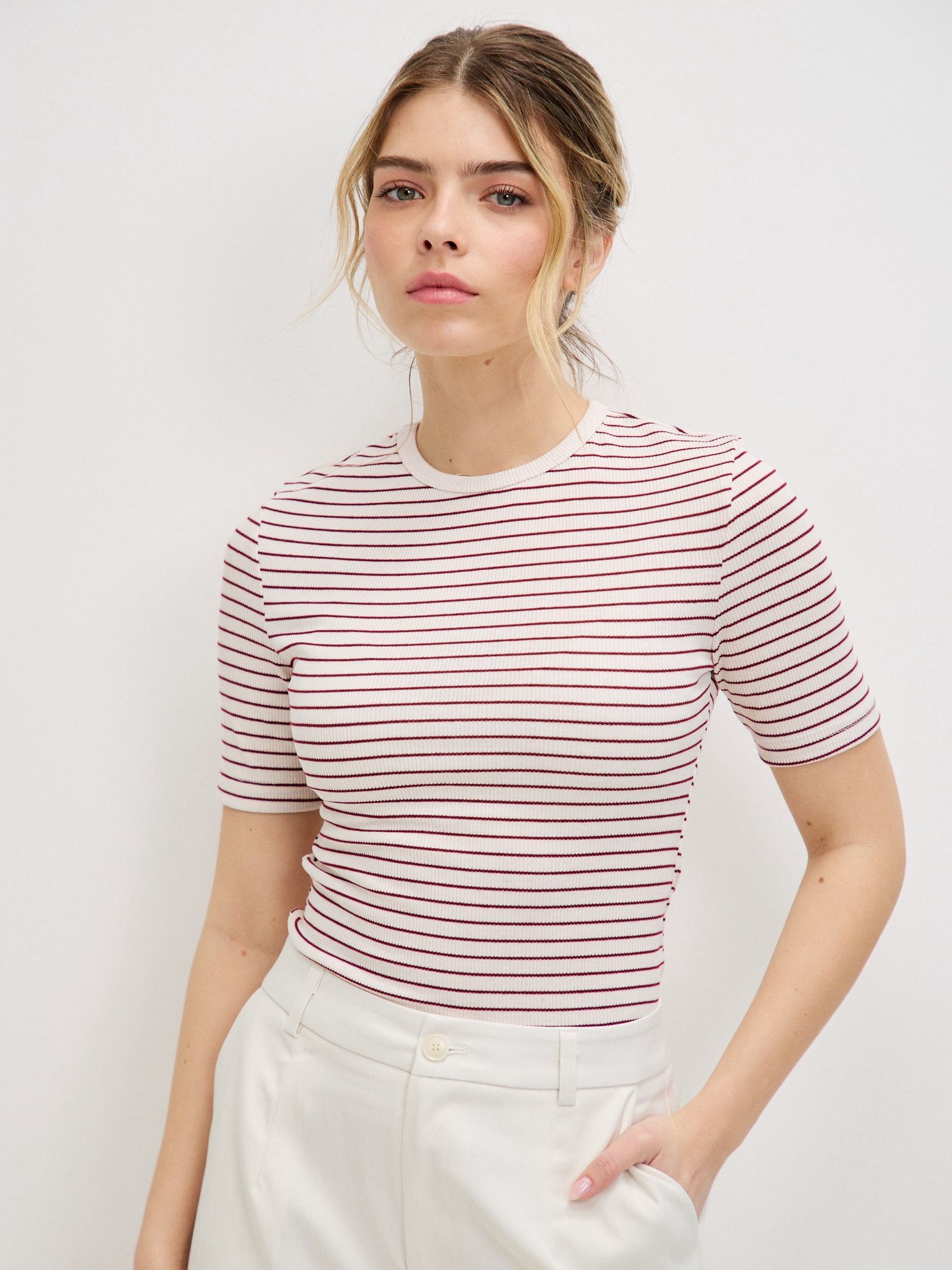 טופ אפריל פסים