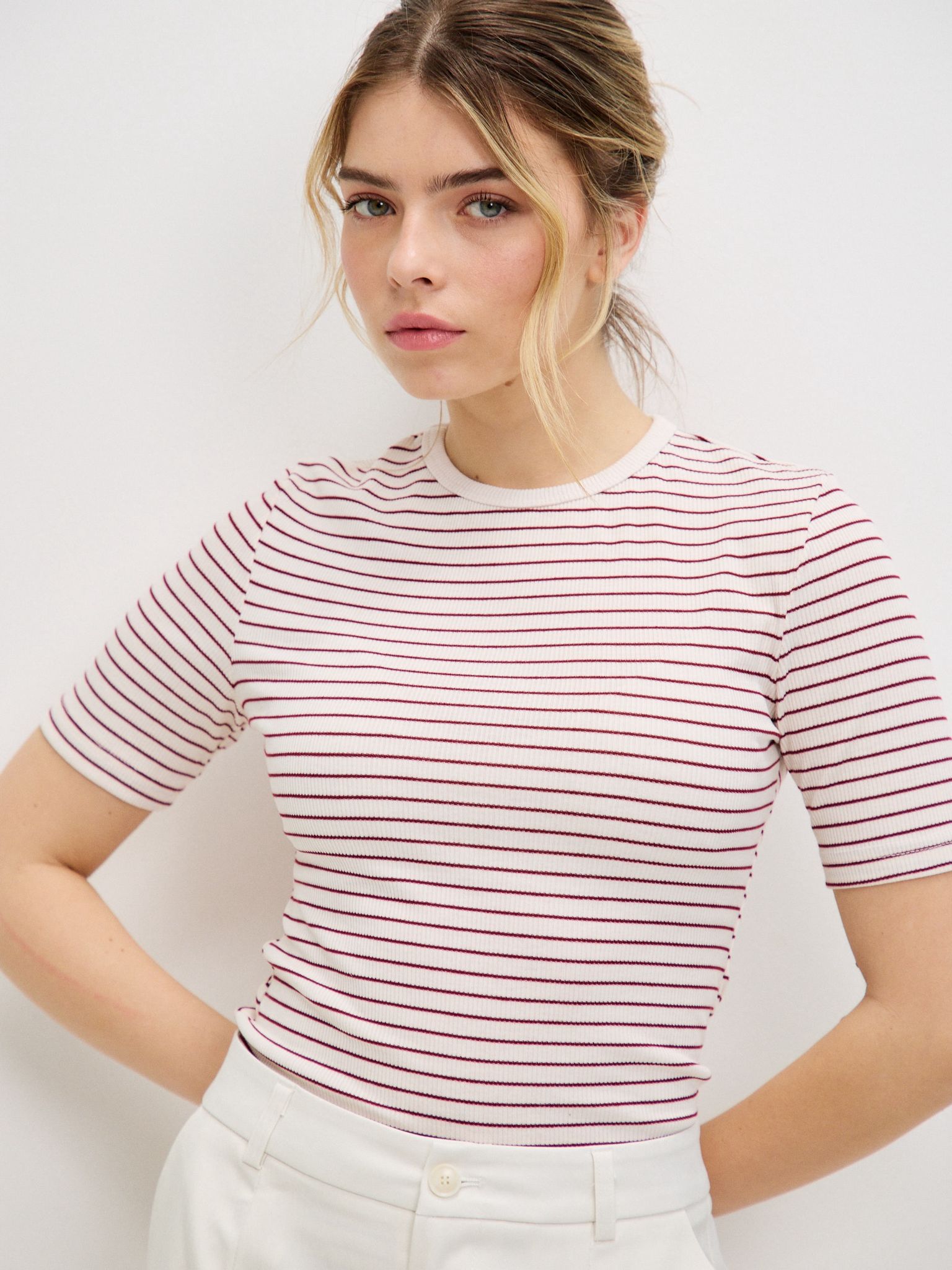 טופ אפריל פסים