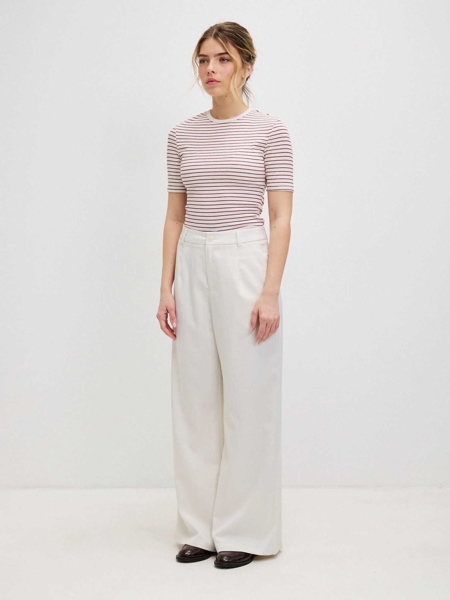 טופ אפריל פסים