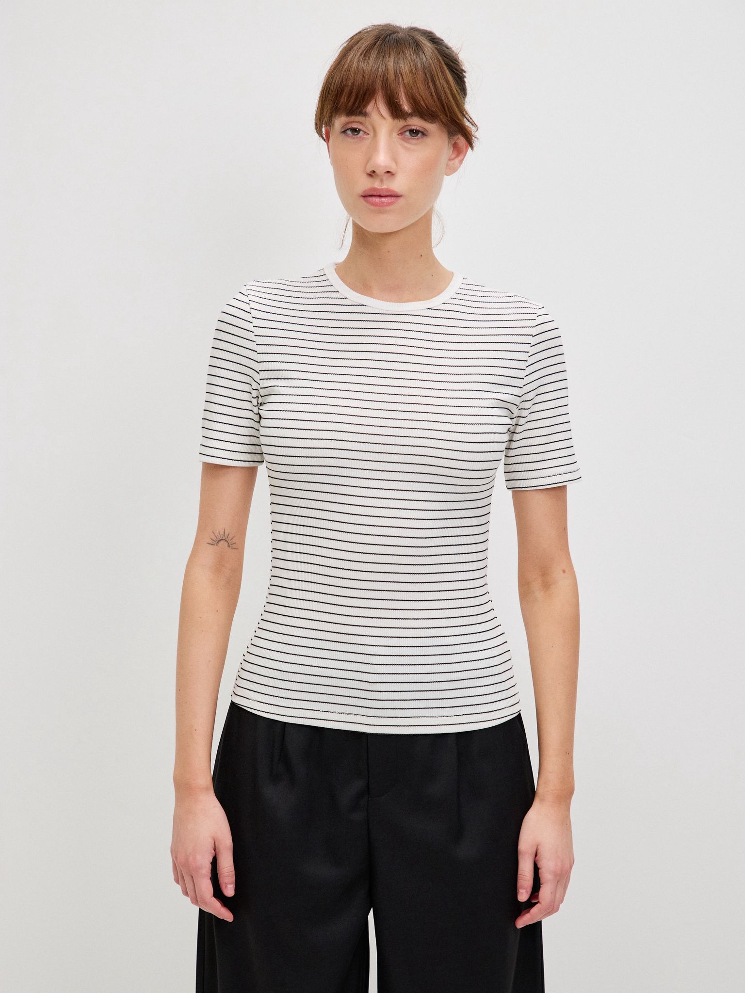 טופ אפריל פסים