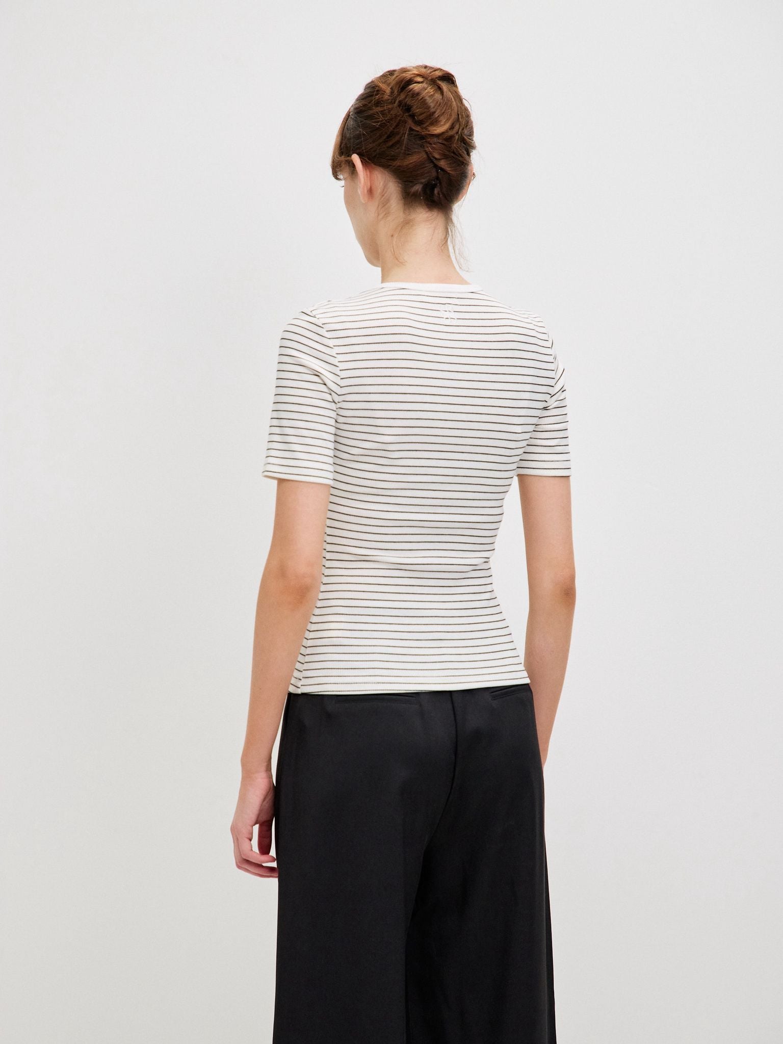 טופ אפריל פסים