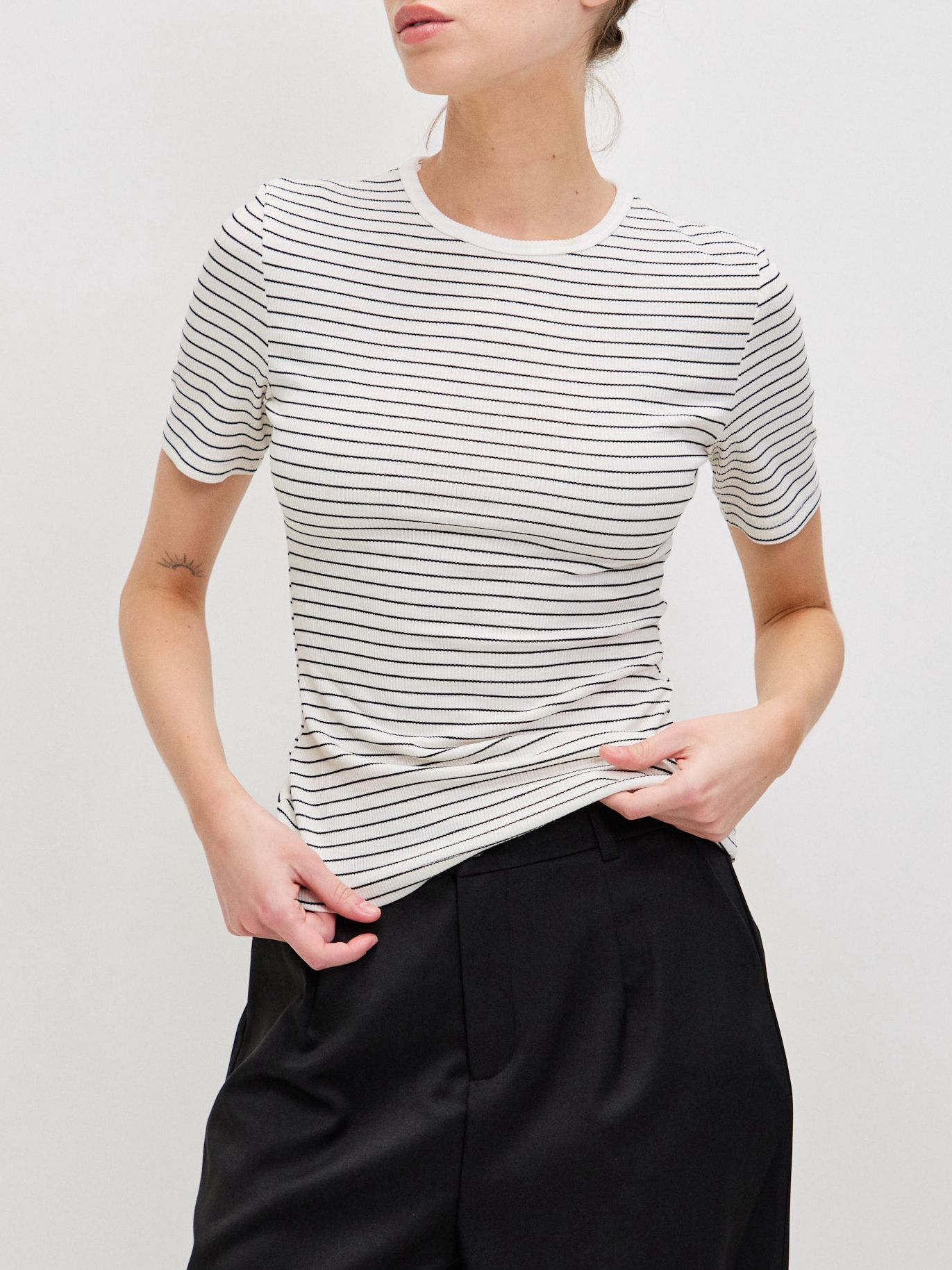 טופ אפריל פסים