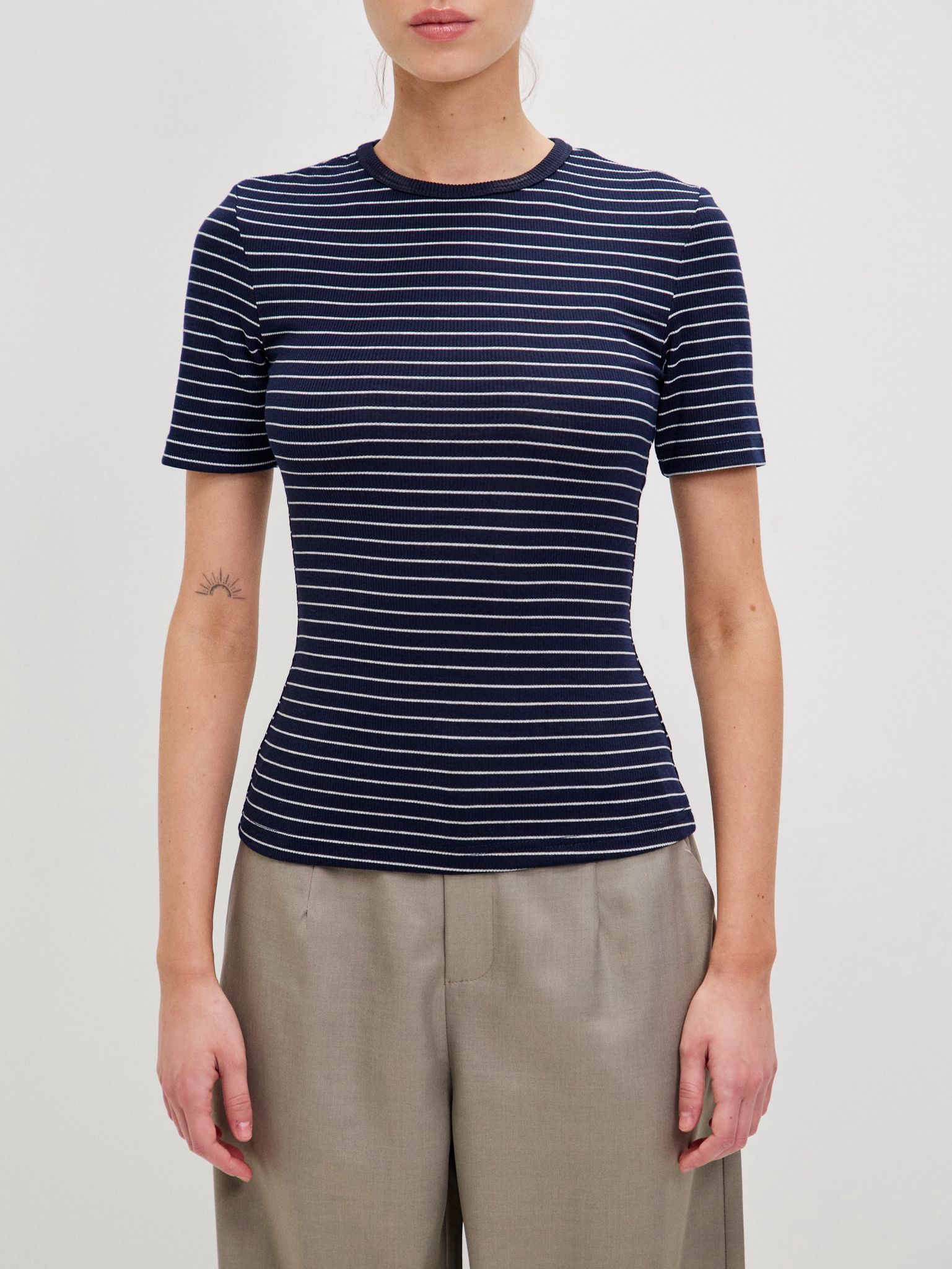 טופ אפריל פסים