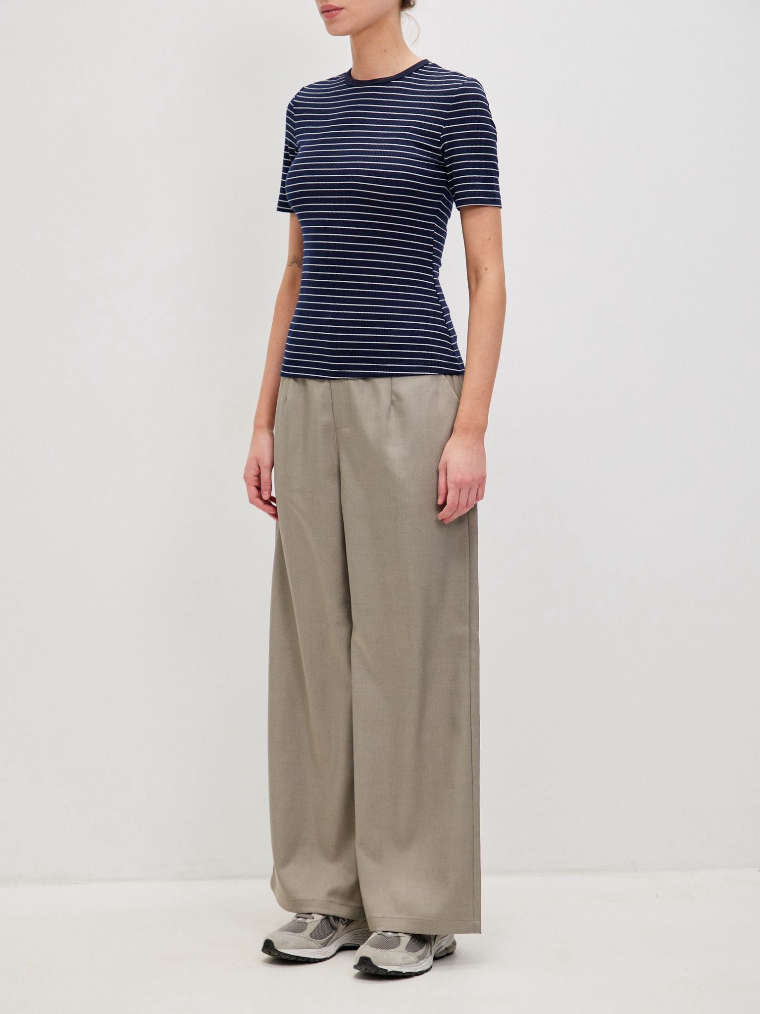 טופ אפריל פסים