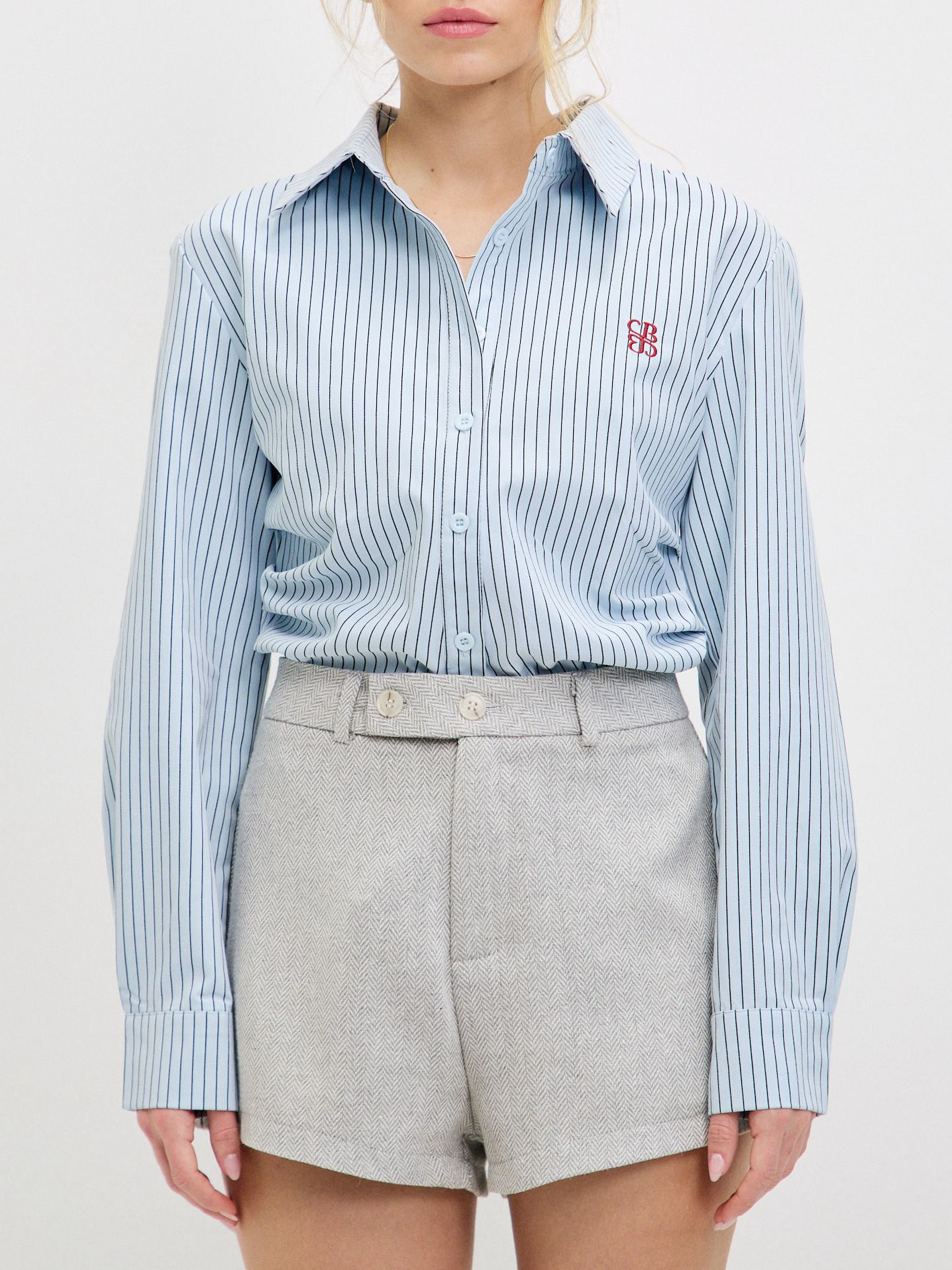 מכופתרת שילה פסים