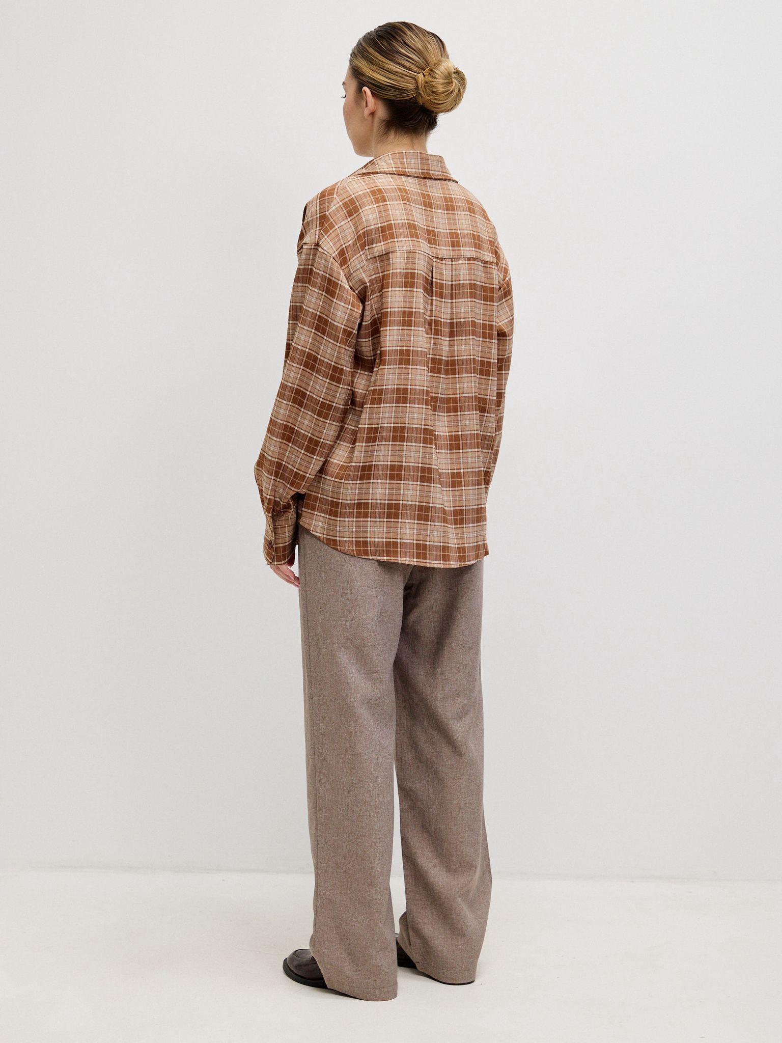 מכופתרת תומאס משבצות