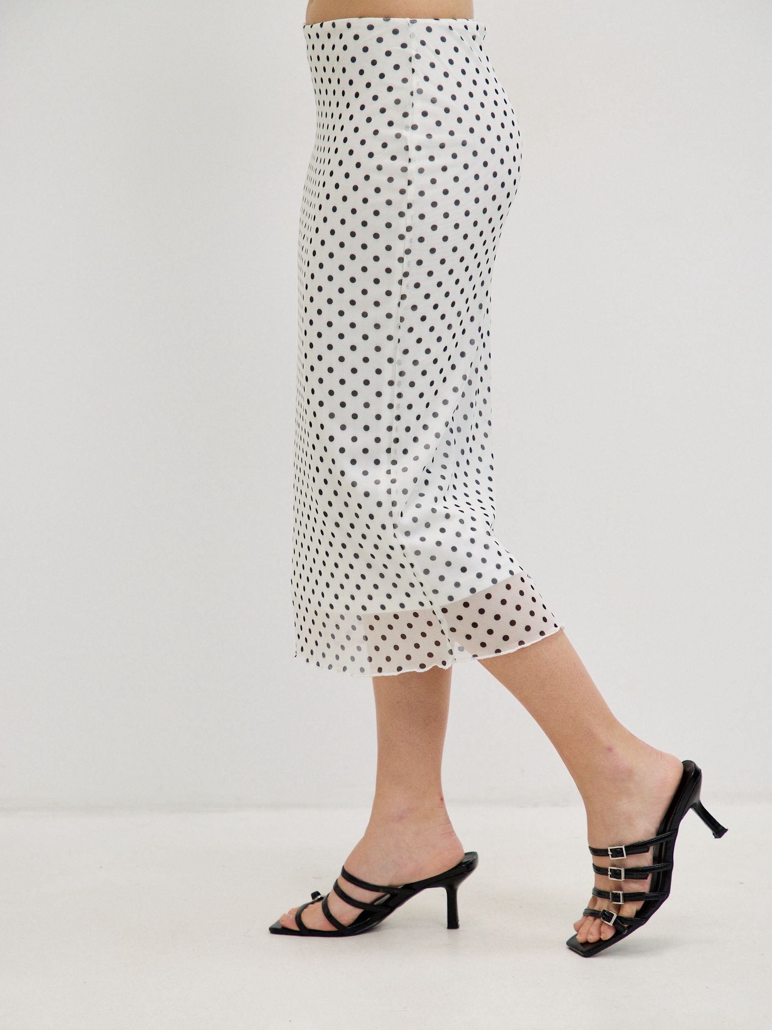 חצאית נקודות אמילי