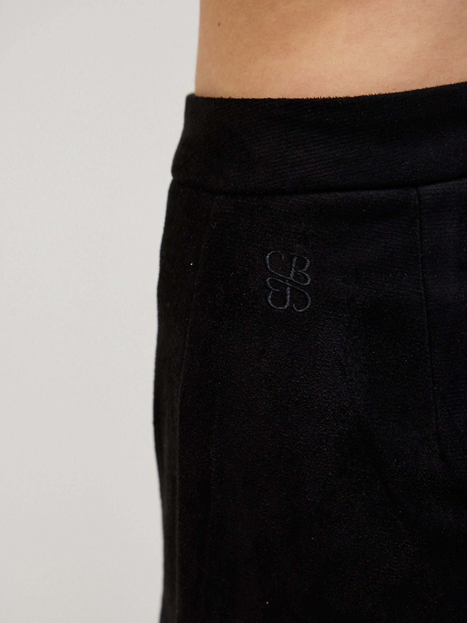 שורט זמש מנואל