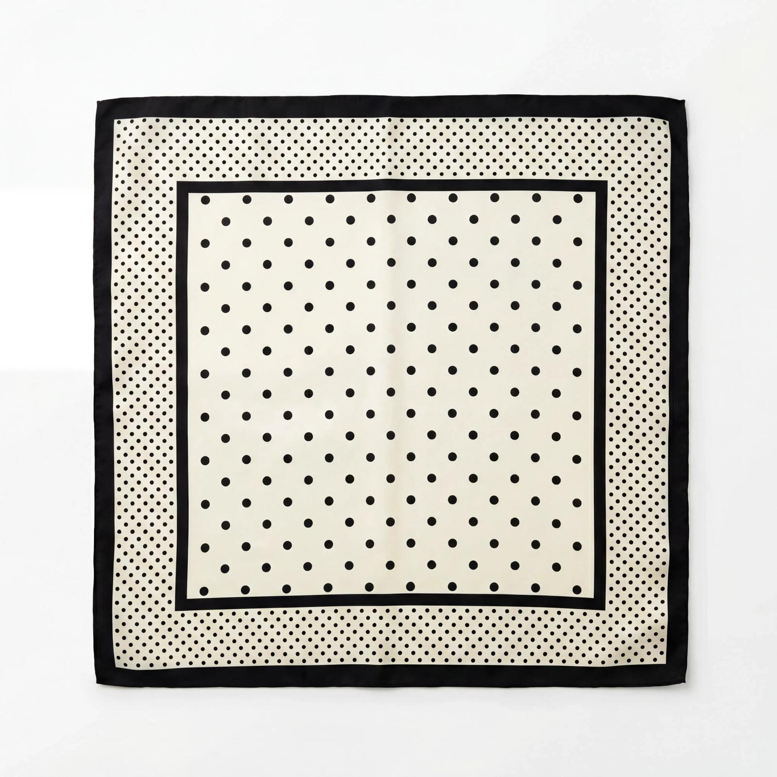 מטפחת נקודות קטנות