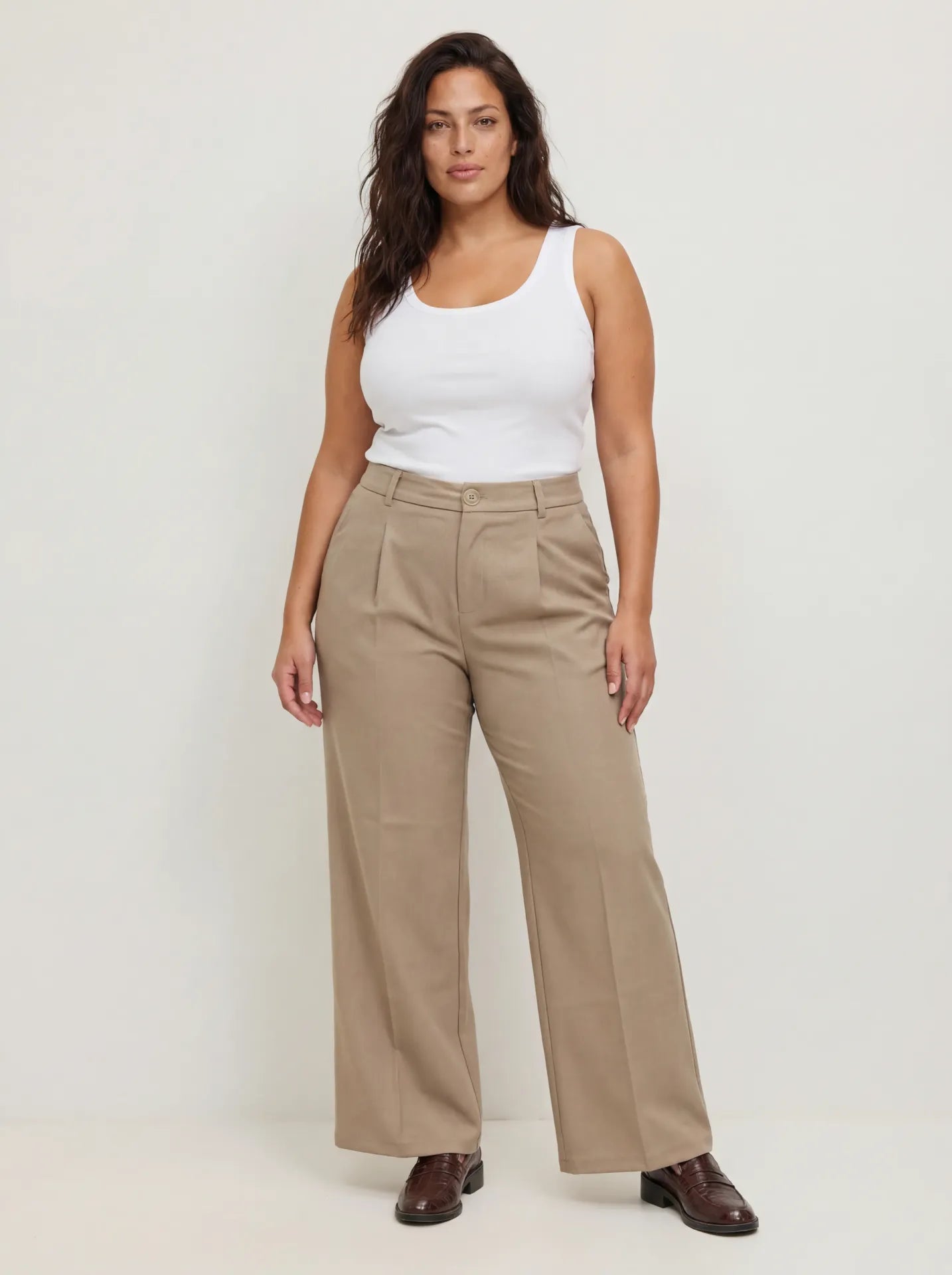 Ashley Graham Lookalike with Freckles